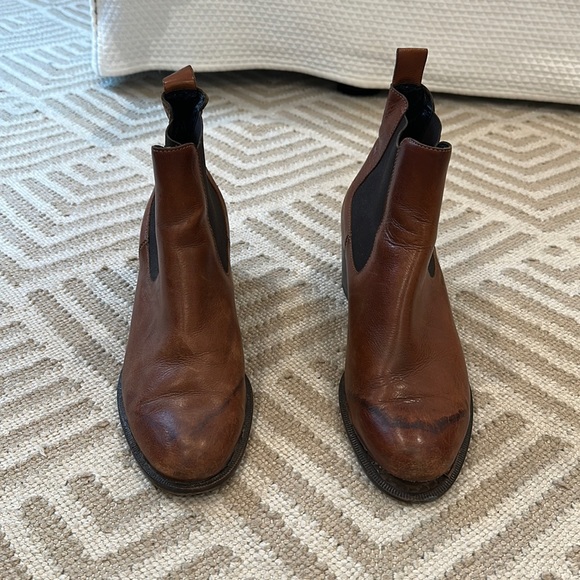 Russell & Bromley boots from London - Picture 2 of 4